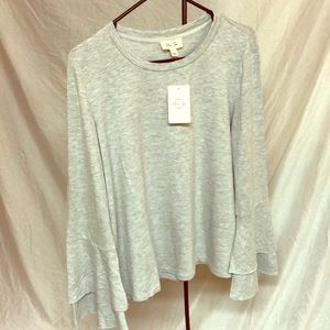 NWT Per Se light grey bell cuff stretch top